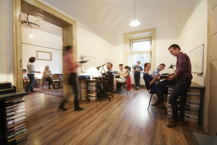 /var/www/vhosts/ludskourecou.sk/httpdocs/W/wp content/uploads/2016/10/halmispace2