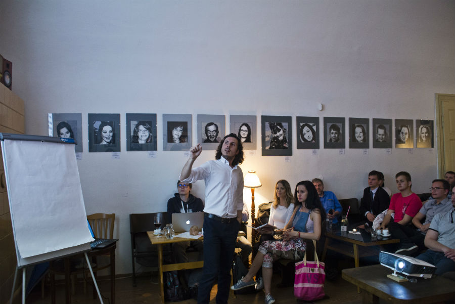 /var/www/vhosts/ludskourecou.sk/httpdocs/W/wp content/uploads/2017/01/freelanceclub 16 2